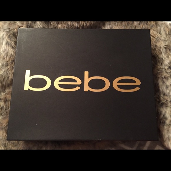 ⬇️Price Drop⬇️ ✨BEBE Black Suede and Leather Pumps - Picture 5 of 6